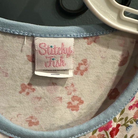 Stitchy Fish Top - Picture 2 of 3